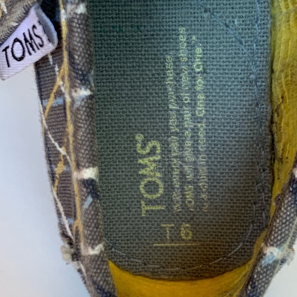 TOMS plaid unique toddler shoe - Picture 4 of 4